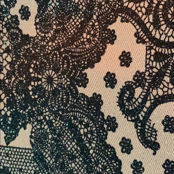 Maggie London Pencil skirt with black detailing - Picture 8 of 9